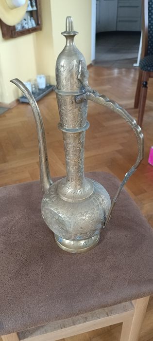 sprzedam Stylowy dzbanek karafka z mosiądzu ładny wyrób