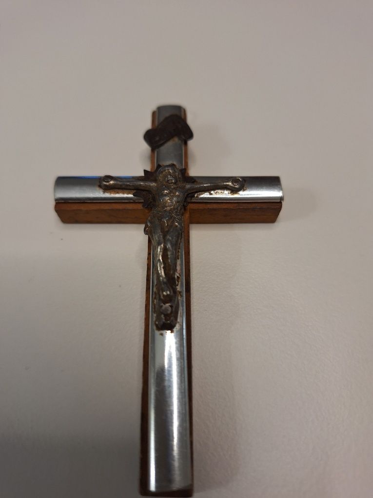 Stary krzyż drewniano- metalowy Inri