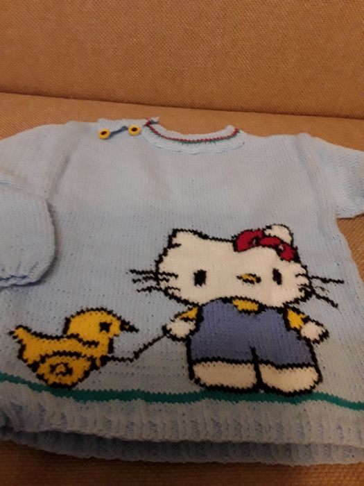 Sweterek z Hello Kitty