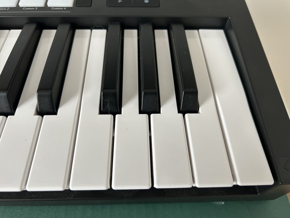 Novation Launchkey 37 MK4 pełnowymiarowa, gwarancja do 2027