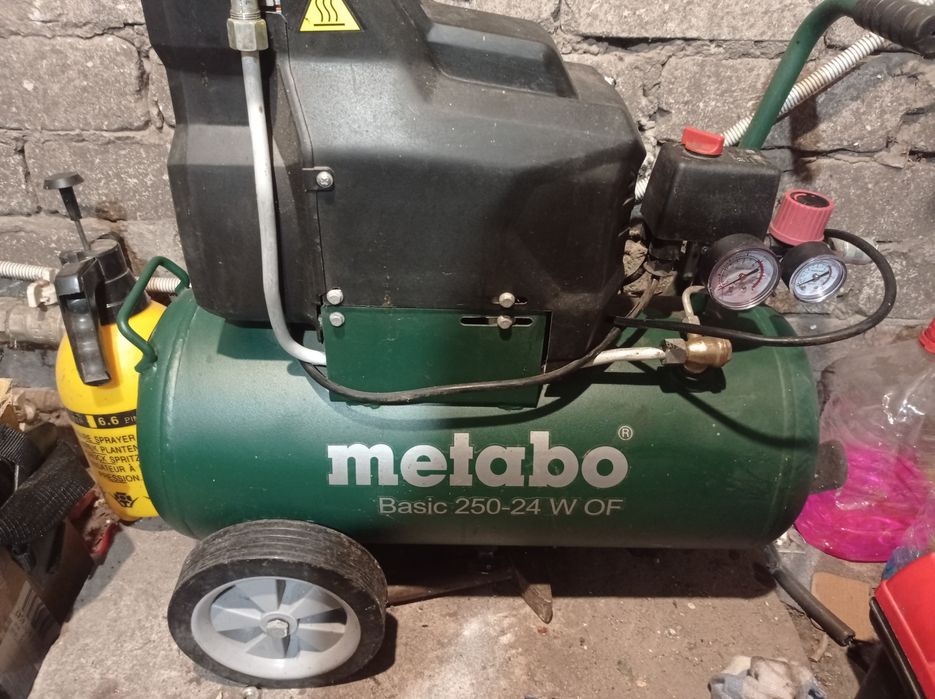 Компрессор Metabo Basic 250-24 W OF безмасляний