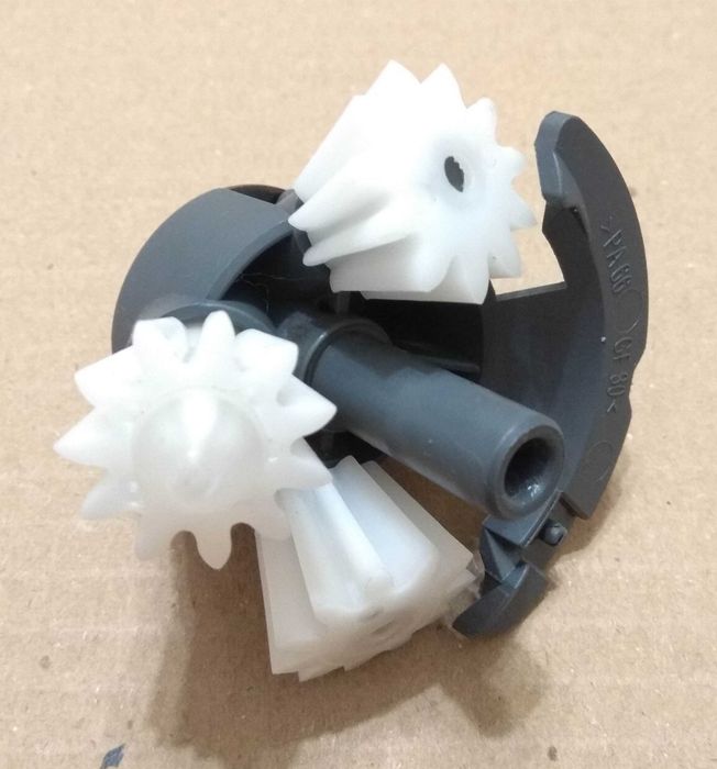 Редуктор кухонного комбайна Bosch MUM4 Оригинал