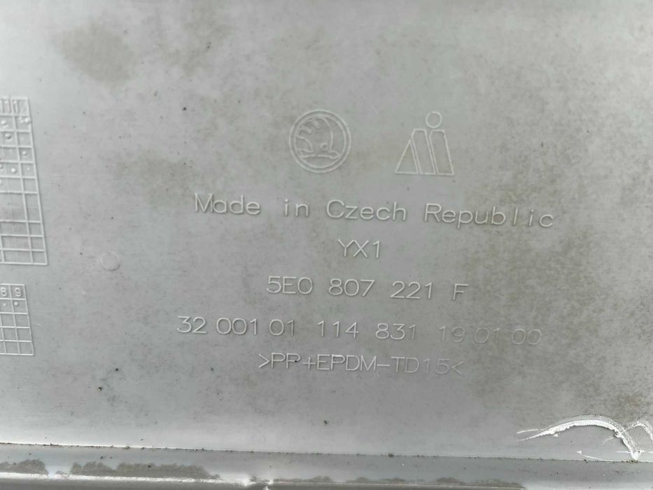 Бампер передній решітка Skoda Octavia A7 III VRS Шкода Октавія 13-17