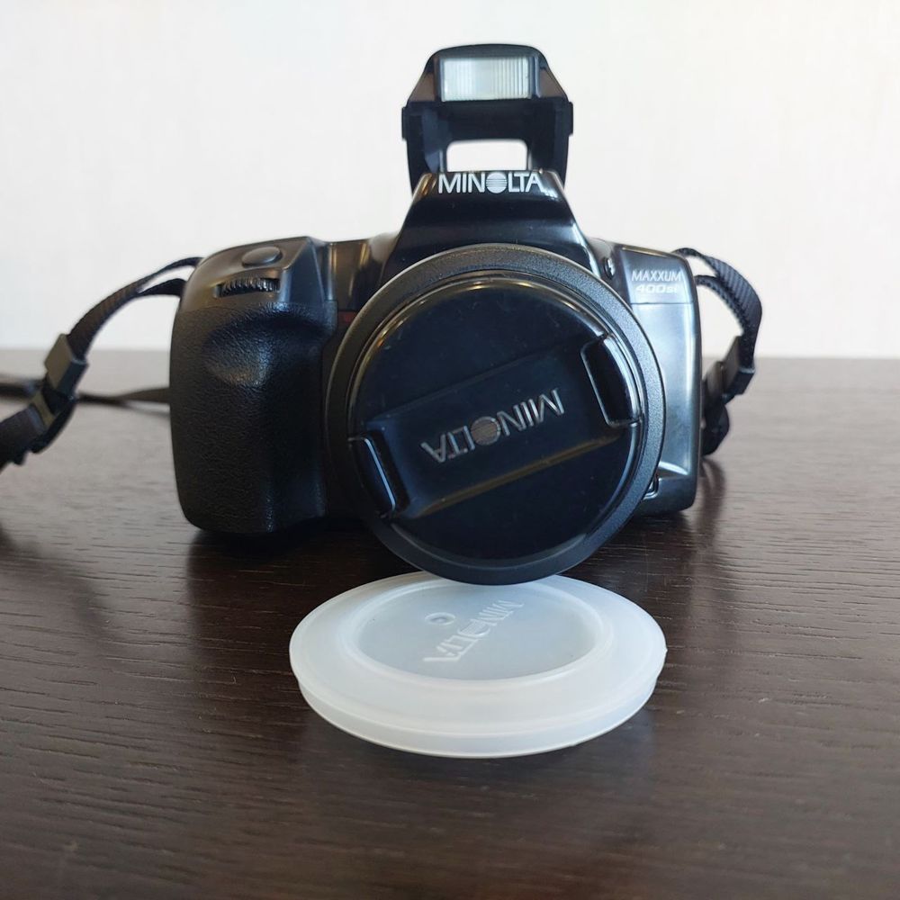 MINOLTA  Maxxum 400si, плівковий дзеркальний фотоапарат
