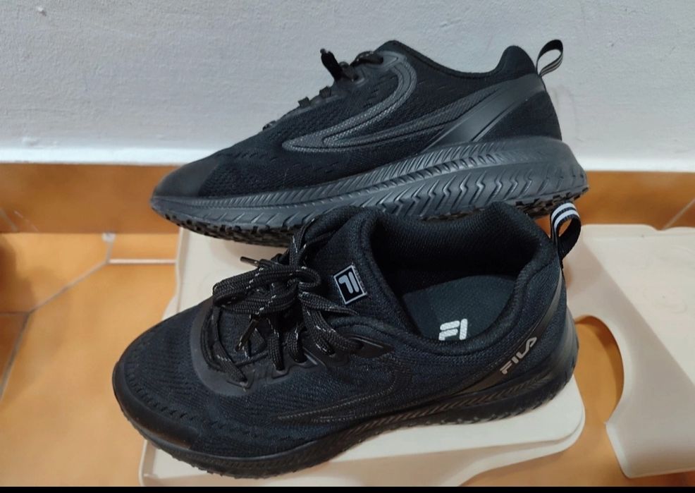 Sapatilhas pretas fila