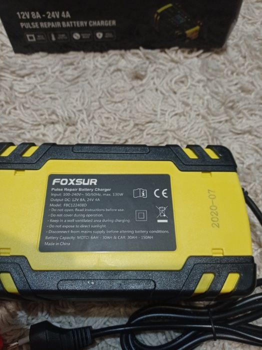 Foxsur Зарядное устройство 8A 12-24V авто мото аккумулятор автоматичес