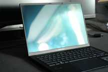 Laptop ASUS ZenBook 14 UX3405 14" OLED. 32GB RAM