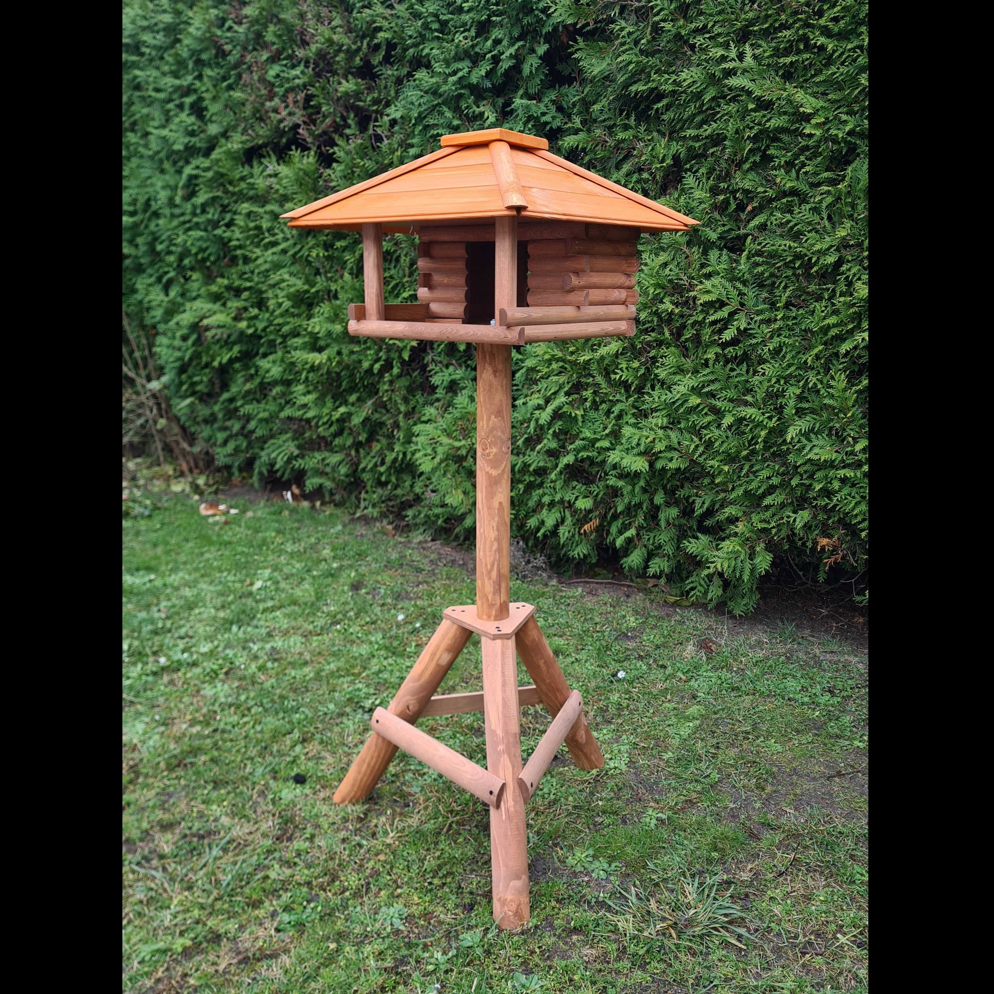 Karmnik dla ptaków ze stojakiem