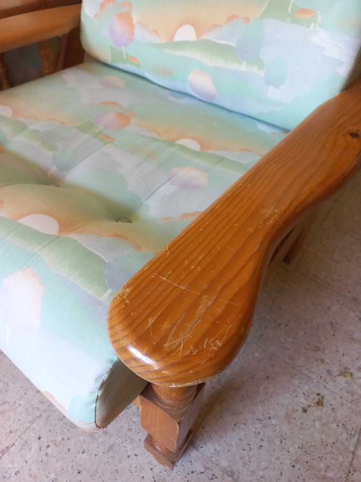 Conjunto Sofá-cama + 2 Cadeirões em pinho (estilo casa de praia)