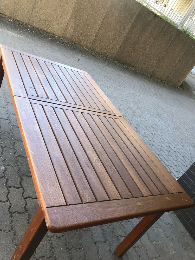 Stół ogrodowy rozkładany z naturalnego drewna