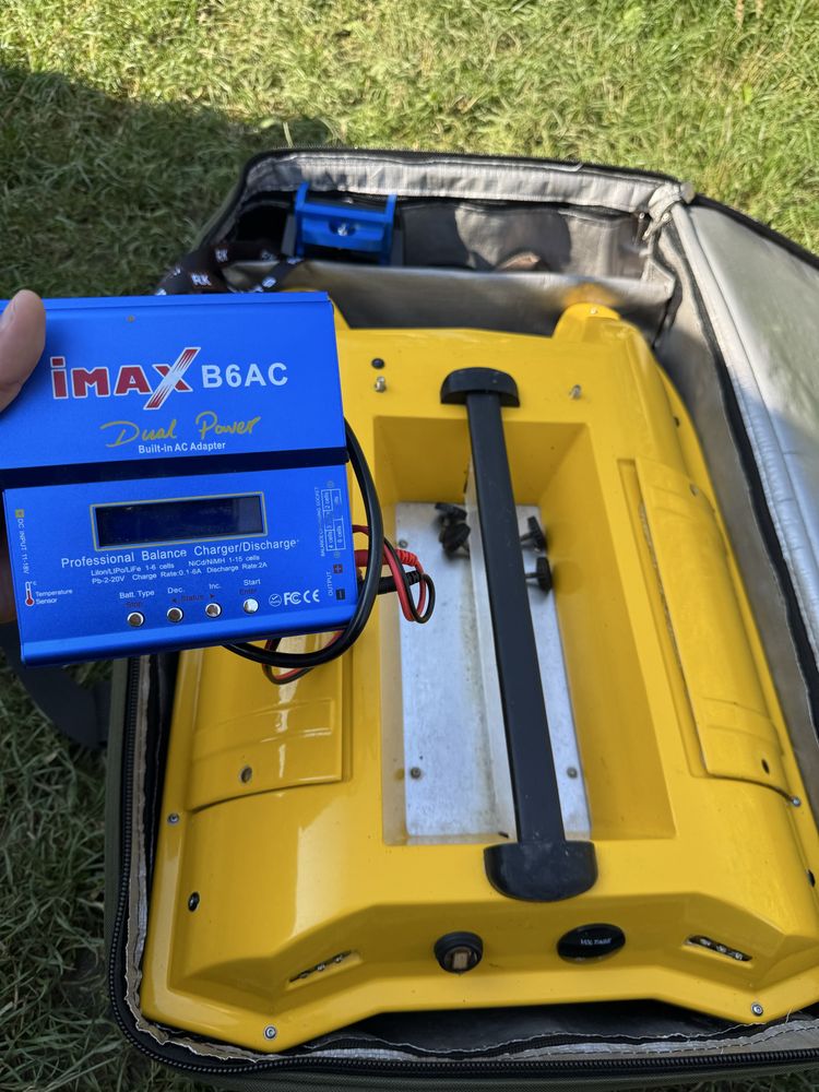 Łódka zanętowa magnum mini x-pilot , toslon tf520 lipo