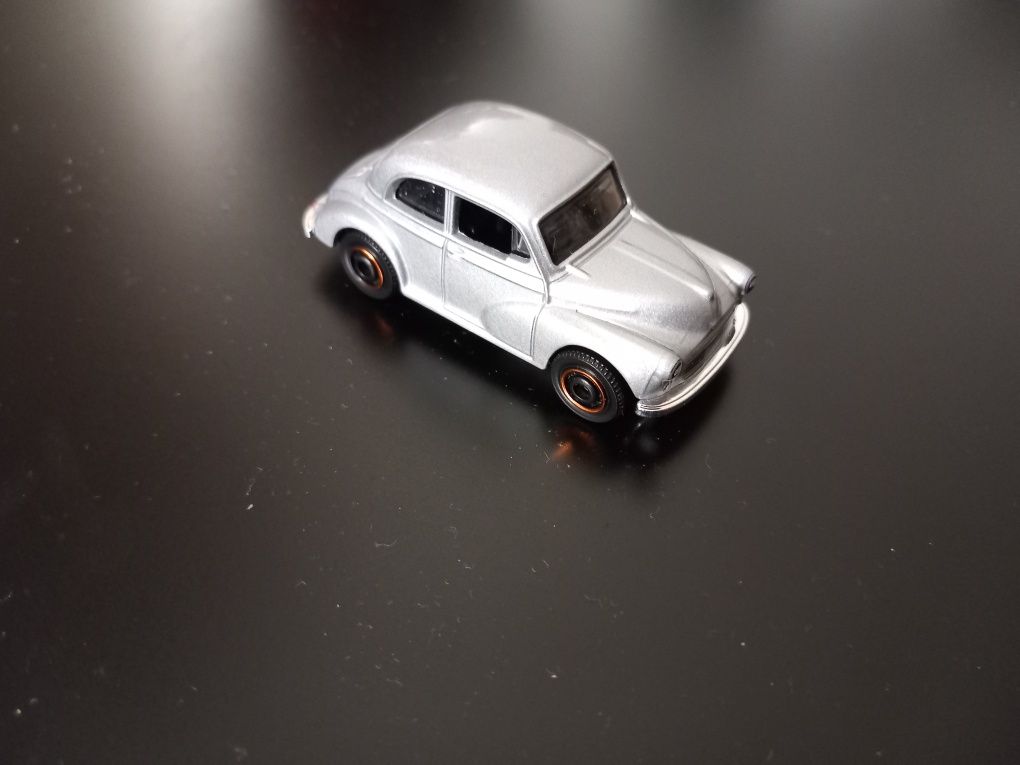 Morris Minor Saloon Matchbox "Novo