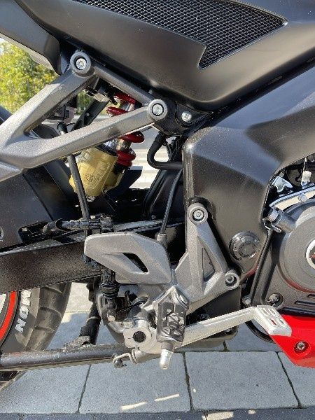 Bajaj Pulsar 200 NS, 2018 рік | Гарний стан

Продам Bajaj Pulsar 200 N