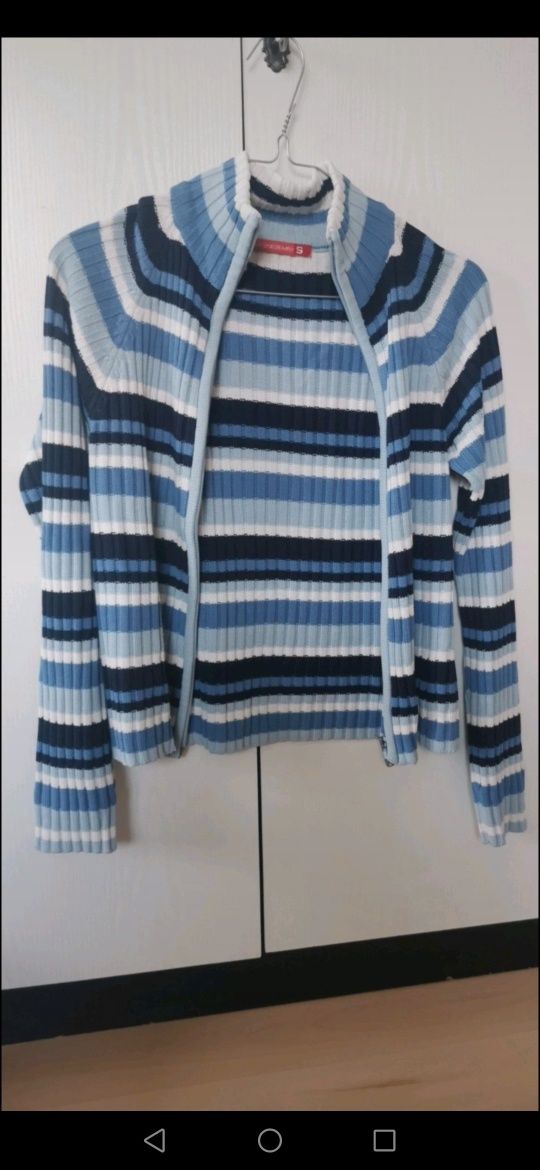 Sweter dwa zamki w paski
