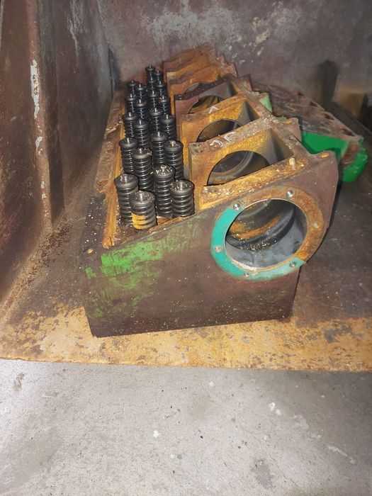 Glowica  john deere 12,5 l sieczkarnia john deere 13,5 l