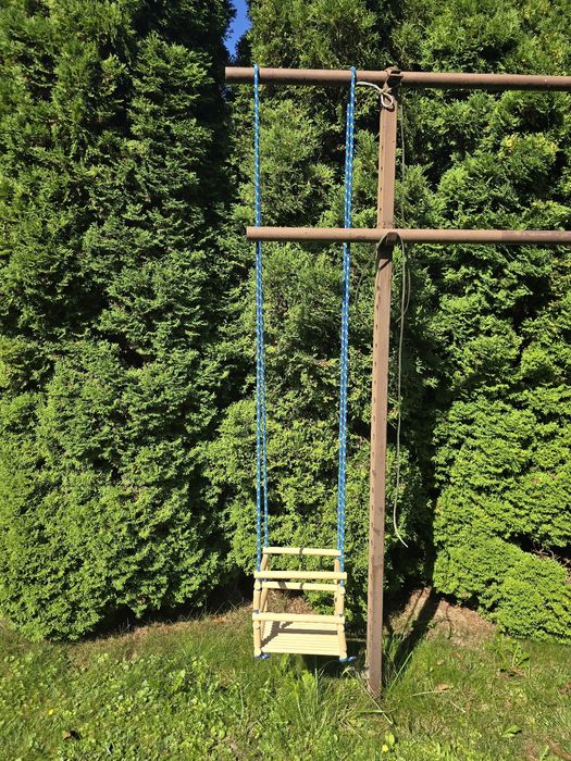 Huśtawka dziecięca drewniana jak nowa