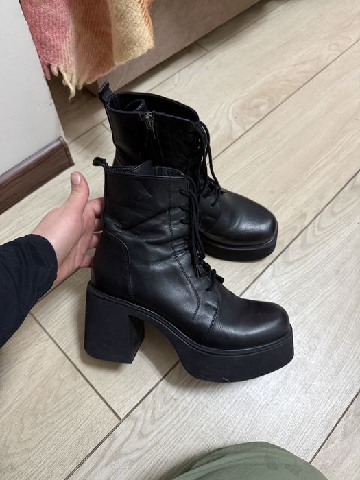 Шкіряні ботинки