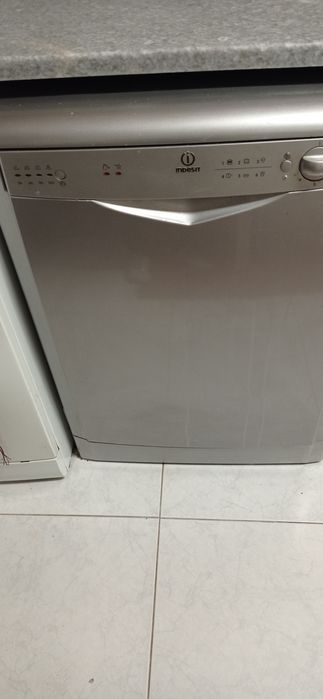 Máquina de lavar louça