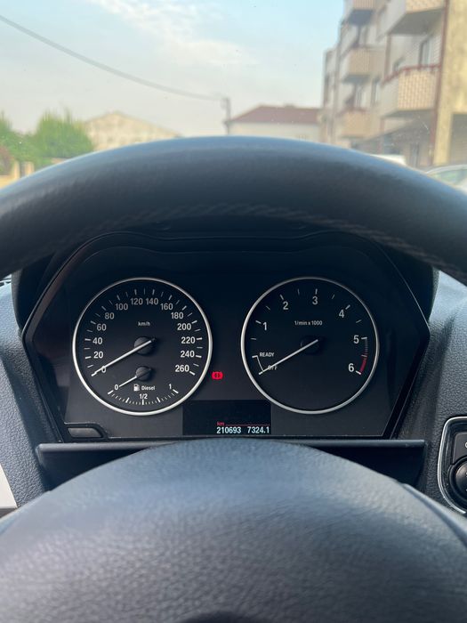 BMW Série 1 120d 2013 - Diesel, bom estado, 5 portas