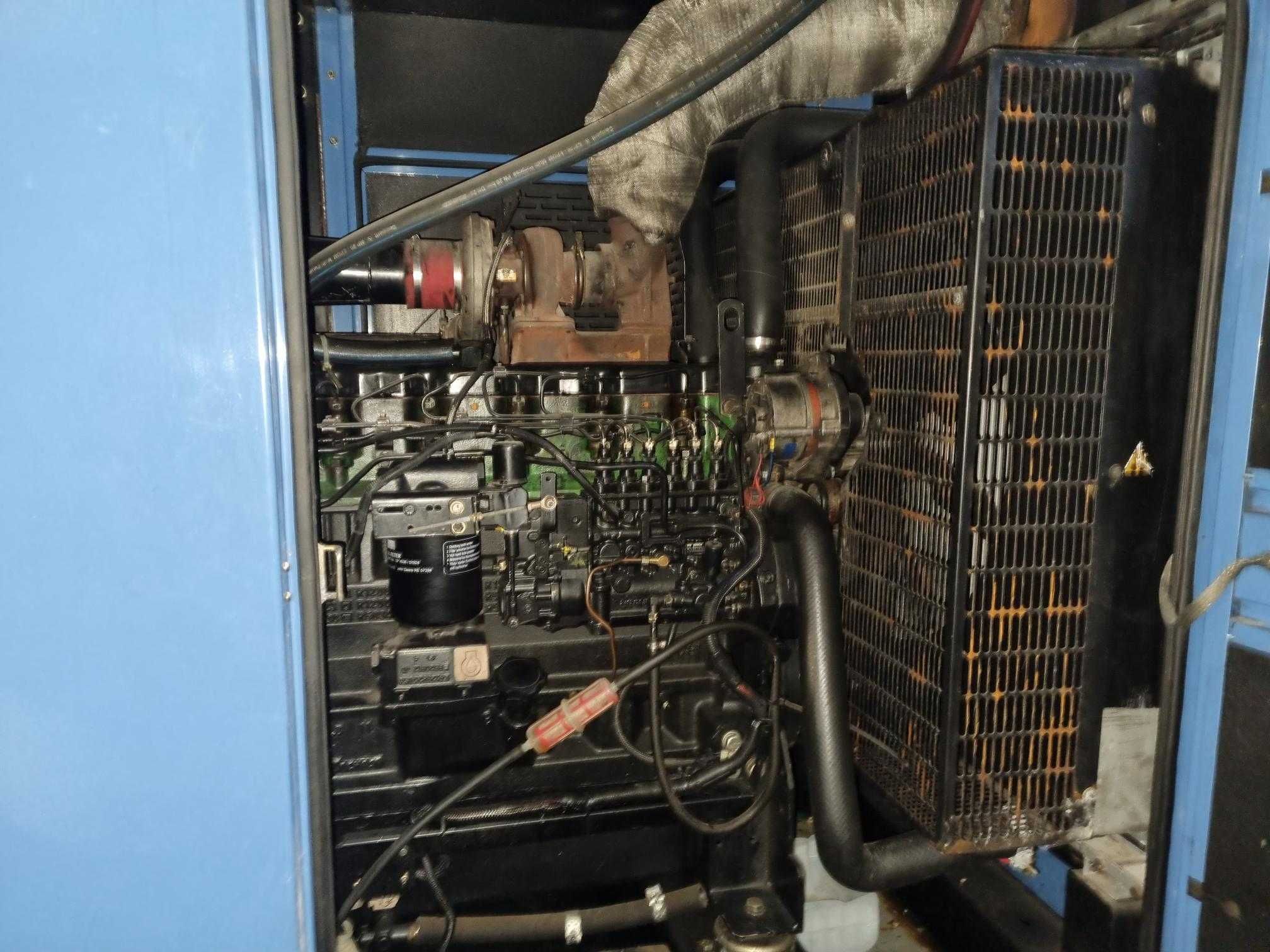 Agregat prądotwórczy 3 f  303 KVA SDMO J300  rok 2006  7836 h.