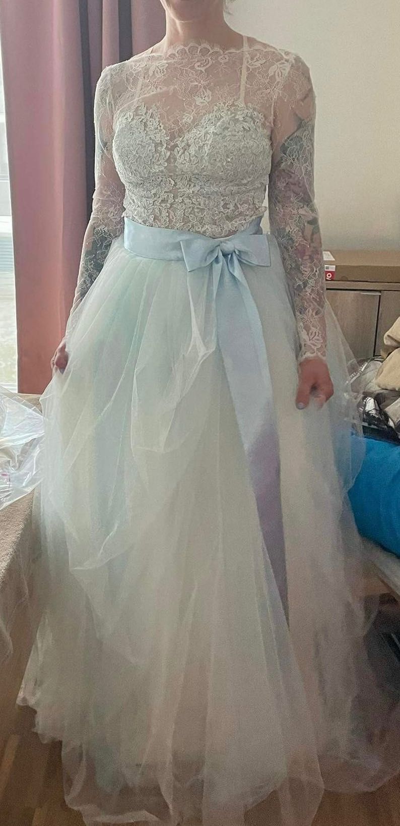 Suknia ślubna (spódnica i koronkowa bluzka). S/M