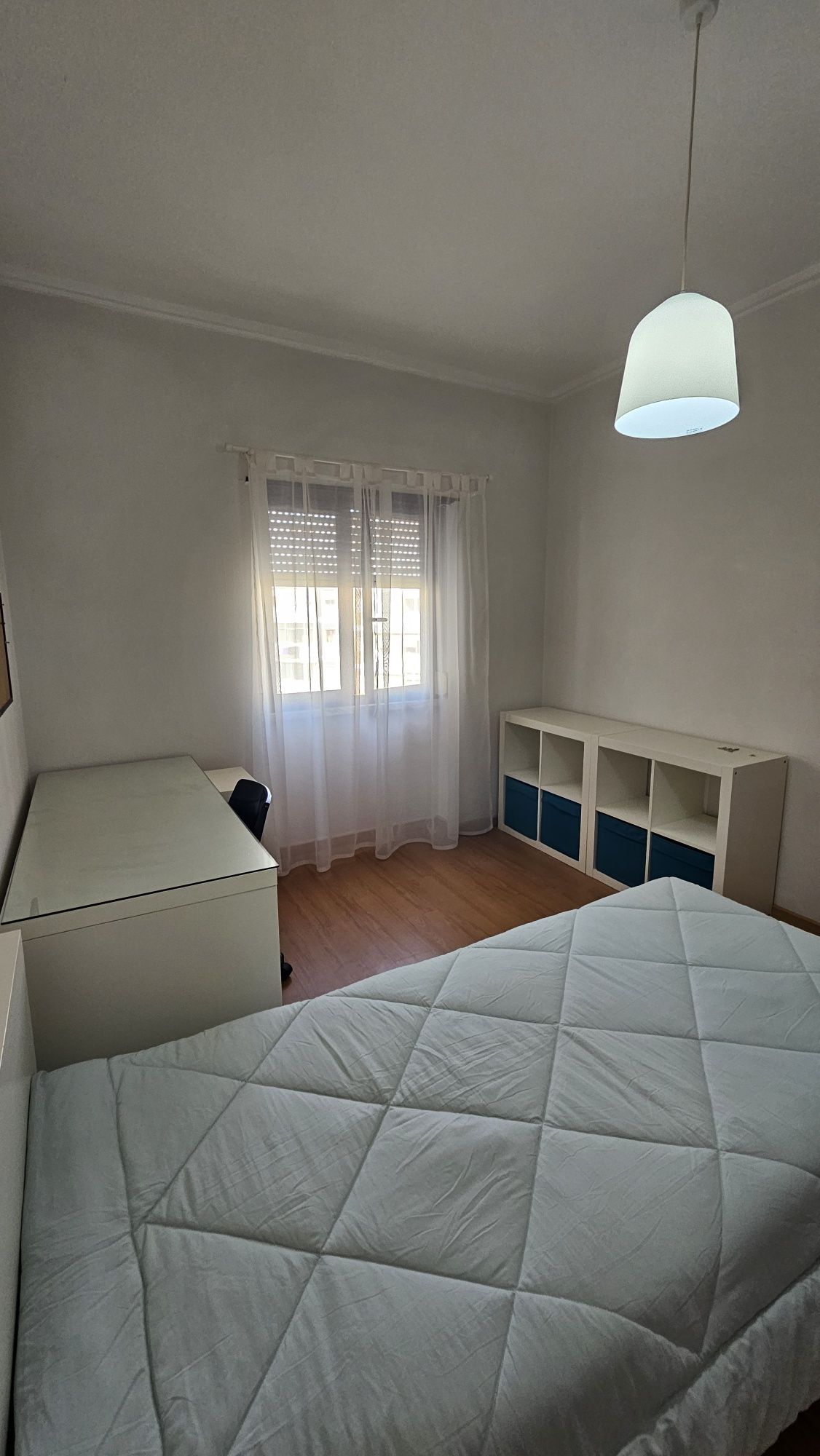 Quarto Rapariga FCT - EGas Moniz Monte da Caparica