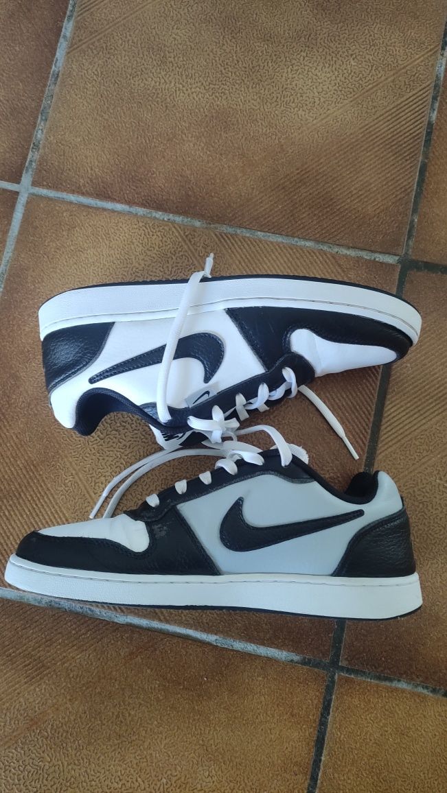 Sapatilhas Nike 40.5