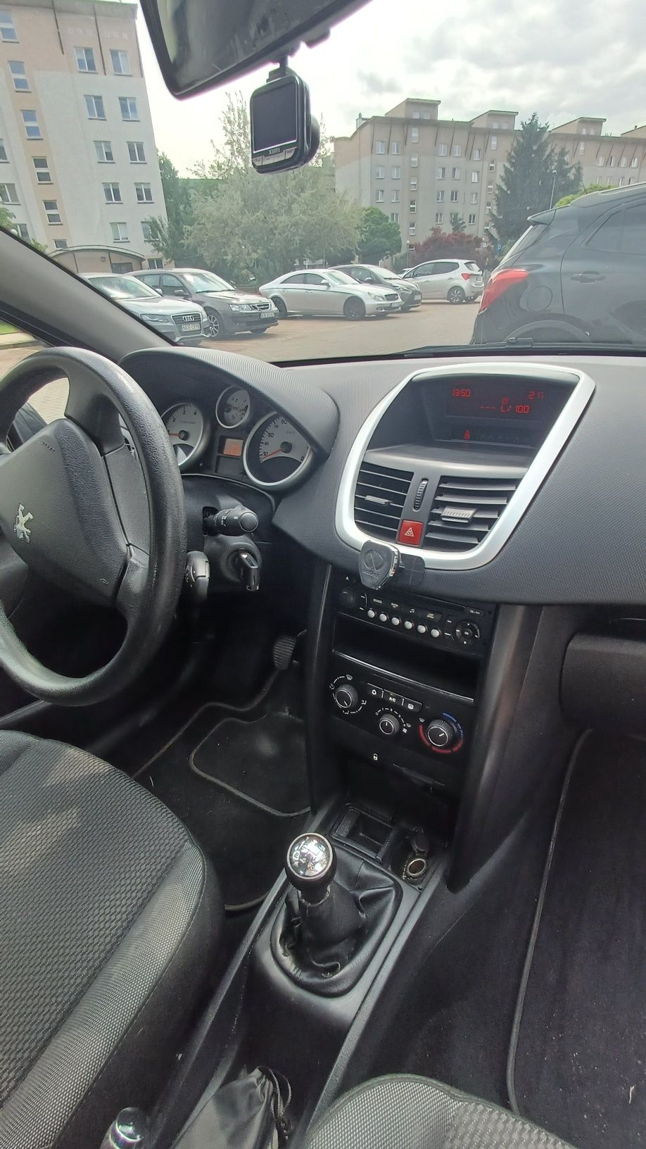 Peugeot 207 rocznik 2010r. 1.4 vti 95km 202000km