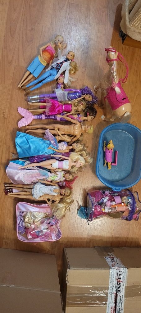 Barbie zestaw , szafa , koń
