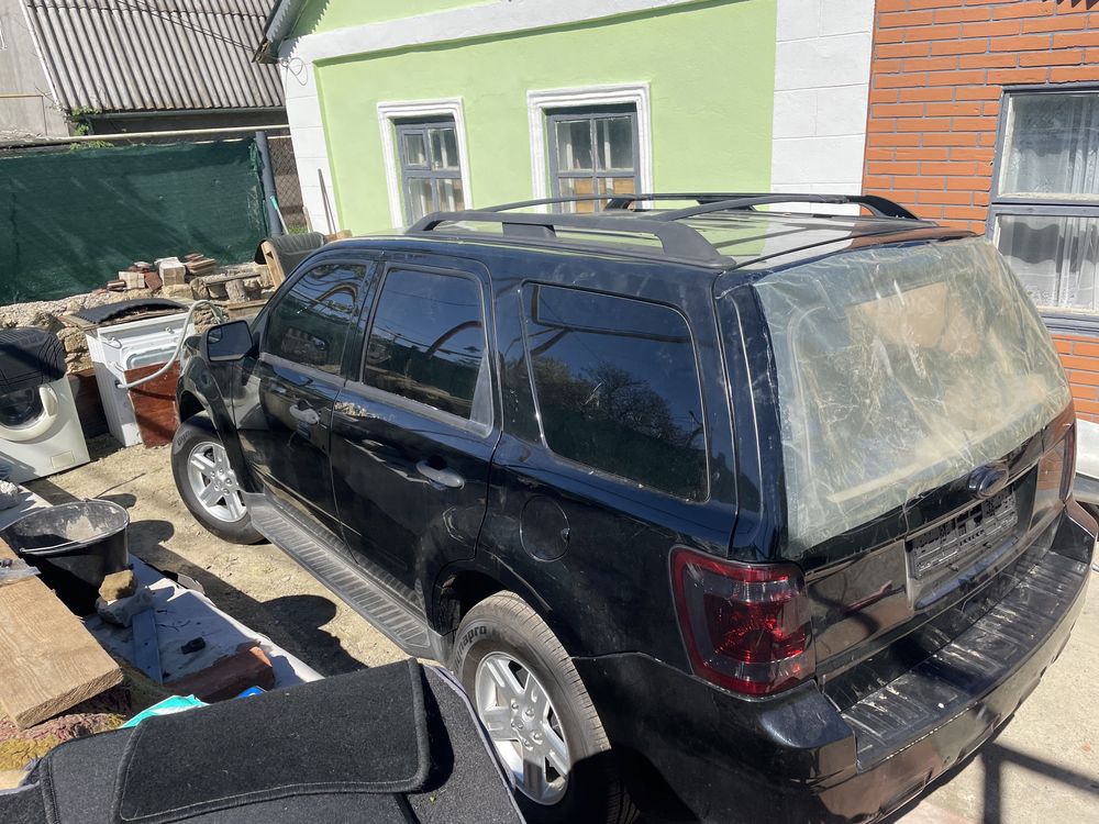 Разбираю Ford Escape MK2 (Mercury) hybrid 4X4 2011 года