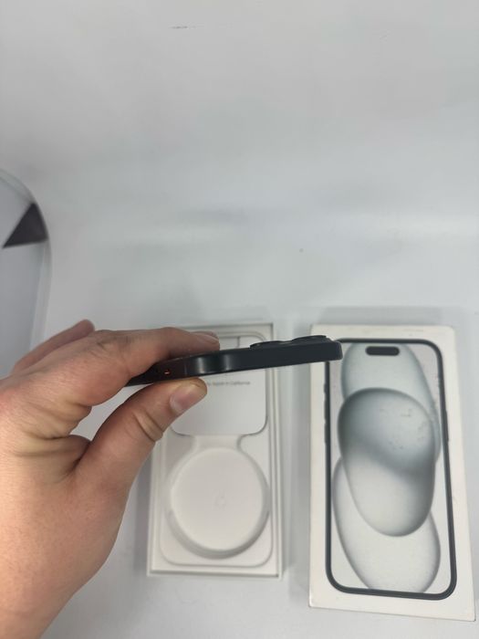 Iphone 15 czarny 128 gb 88% baterii 540 cykli ladowania