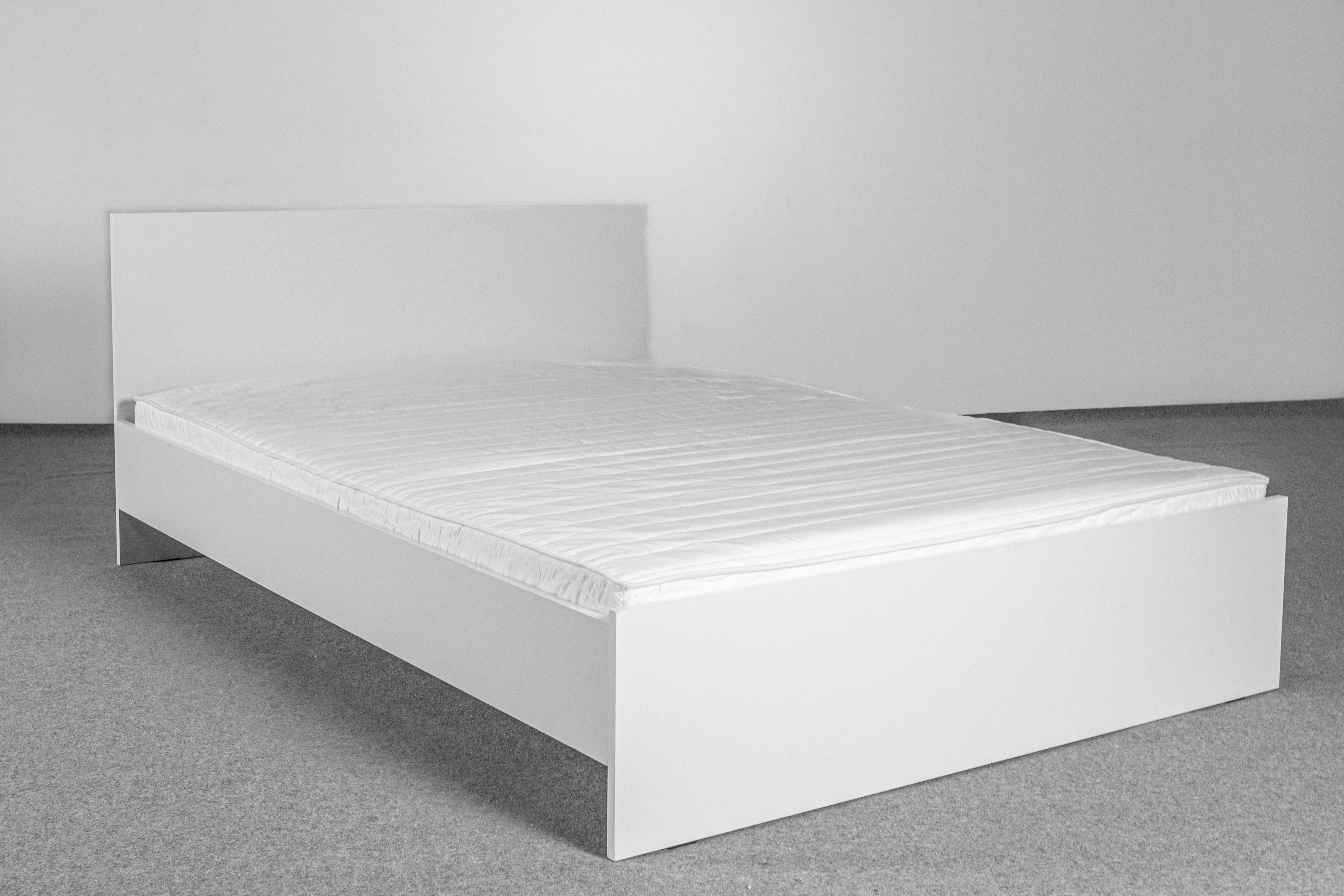 Łóżko ARKTYKA 140x200 z materacem 7-strefowym plus elastyczny stelaż