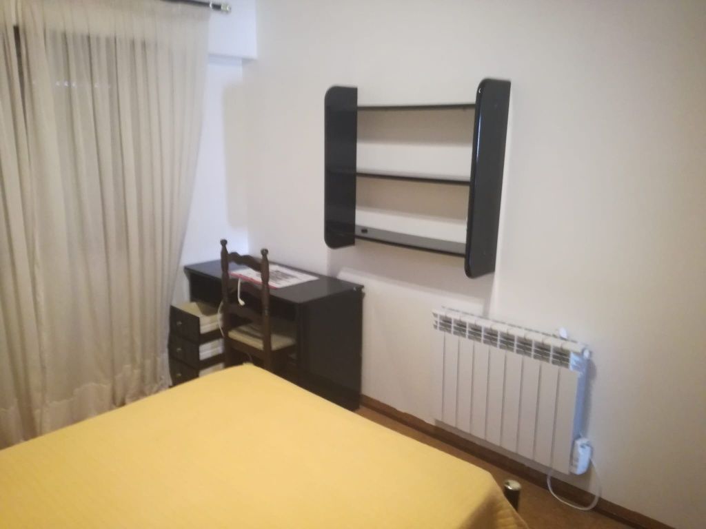 Alguga-se quarto só para senhoras