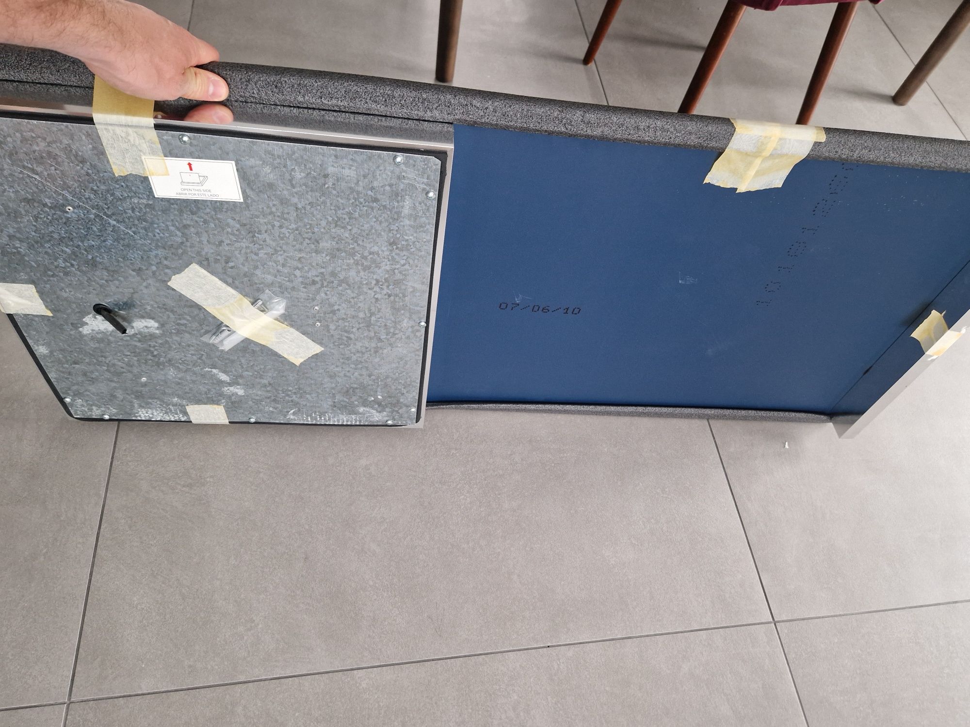 Lustro poziome z podświetleniem i lupą 120x50cm Porcelanosa