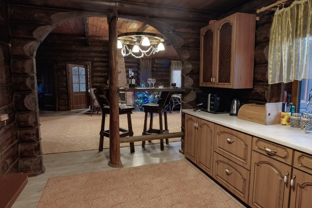 Оренда будинка дома с бассейном у реки с территорией посуточно у реки