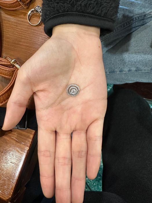 Pedra de colar intacta — peça de família (falta o fio)