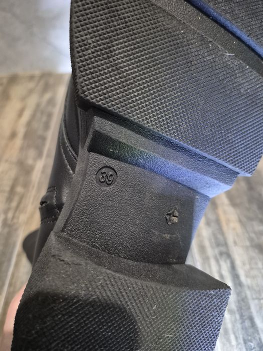 Шкіряні черевики 39 жіночі