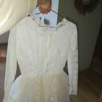 Cudowna krótka suknia ślubna z babcinej koronki vintage sesja foto 36