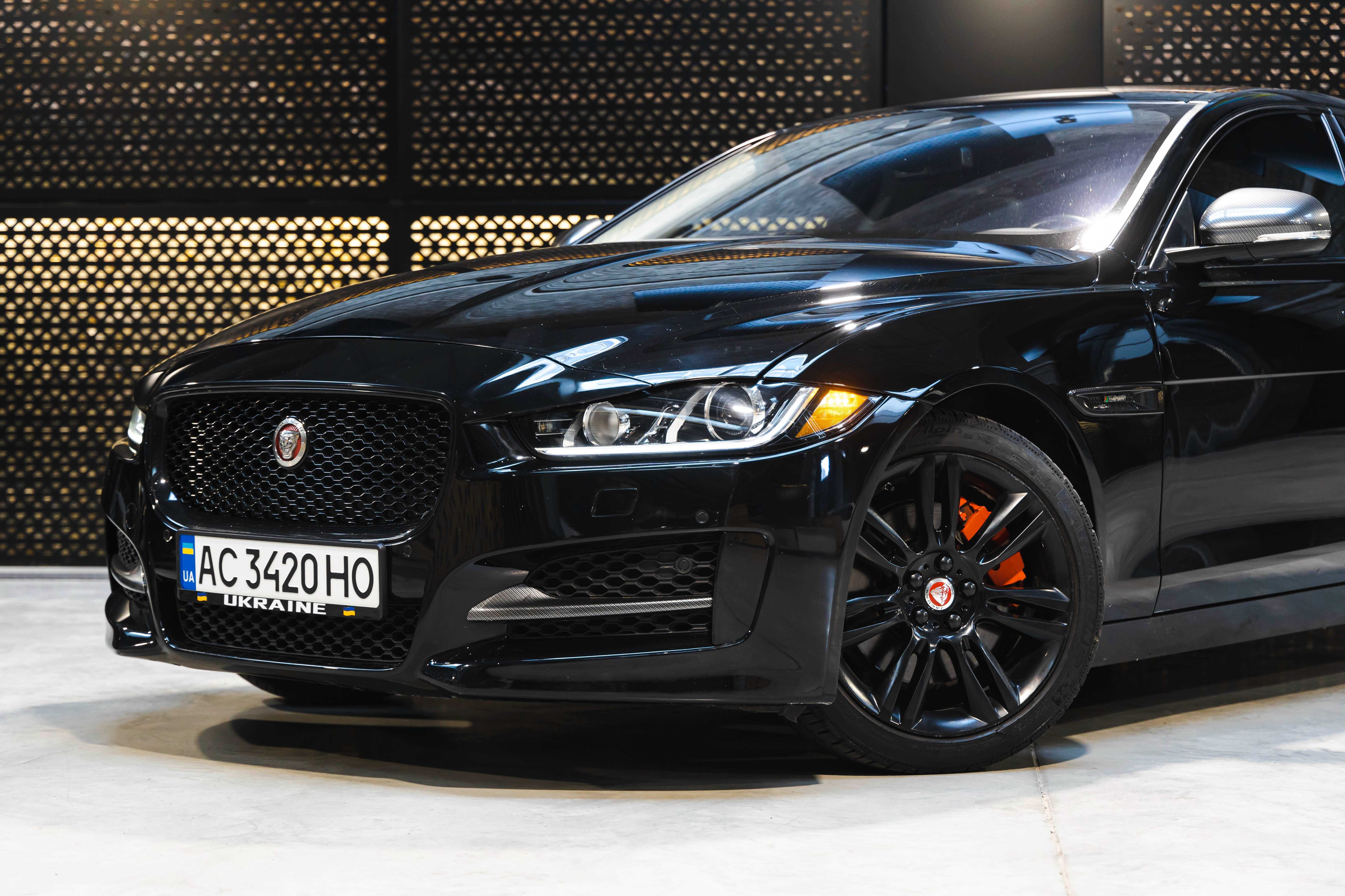 Jaguar XE R-Sport Black Edition 2018