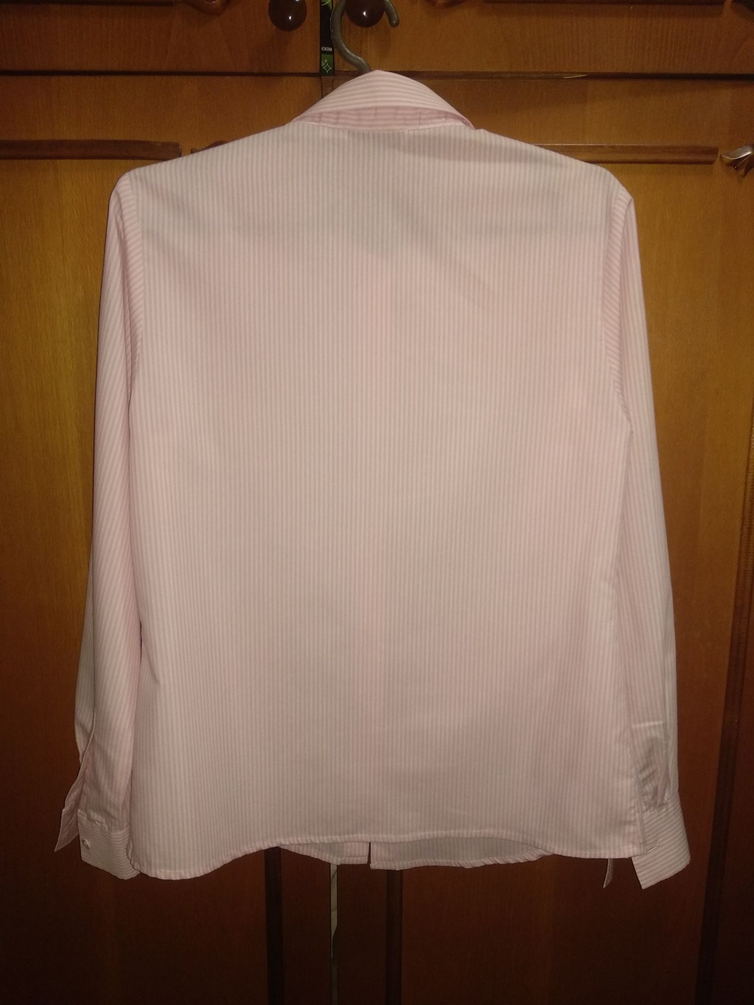 Рожево-біла рубашка у полоску 44 розміру