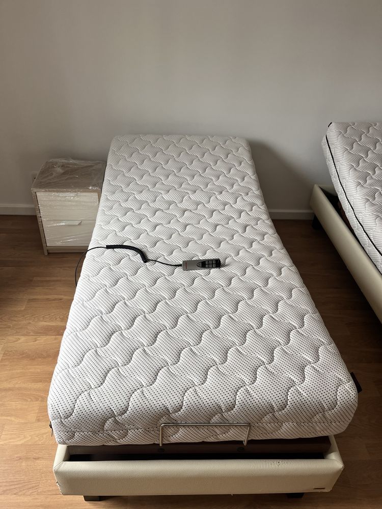 Cama articulada Colunex de cabedal (2 unidades disponveis)