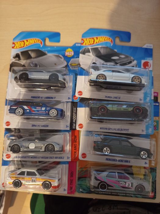 Zestaw 8 aut hot wheels