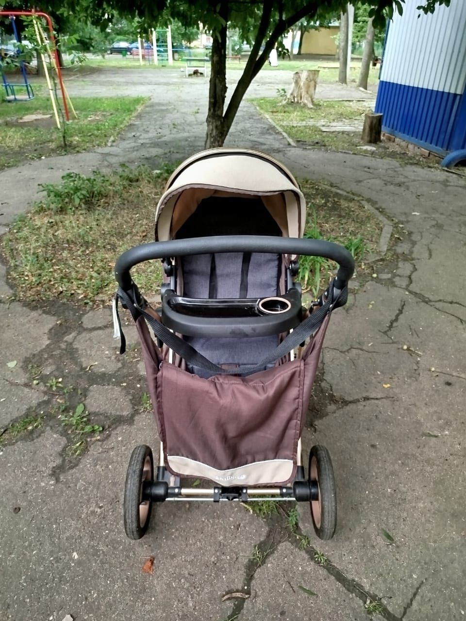 Продам коляску 3 в 1.