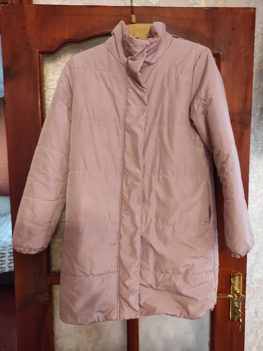 Продам весняну куртку