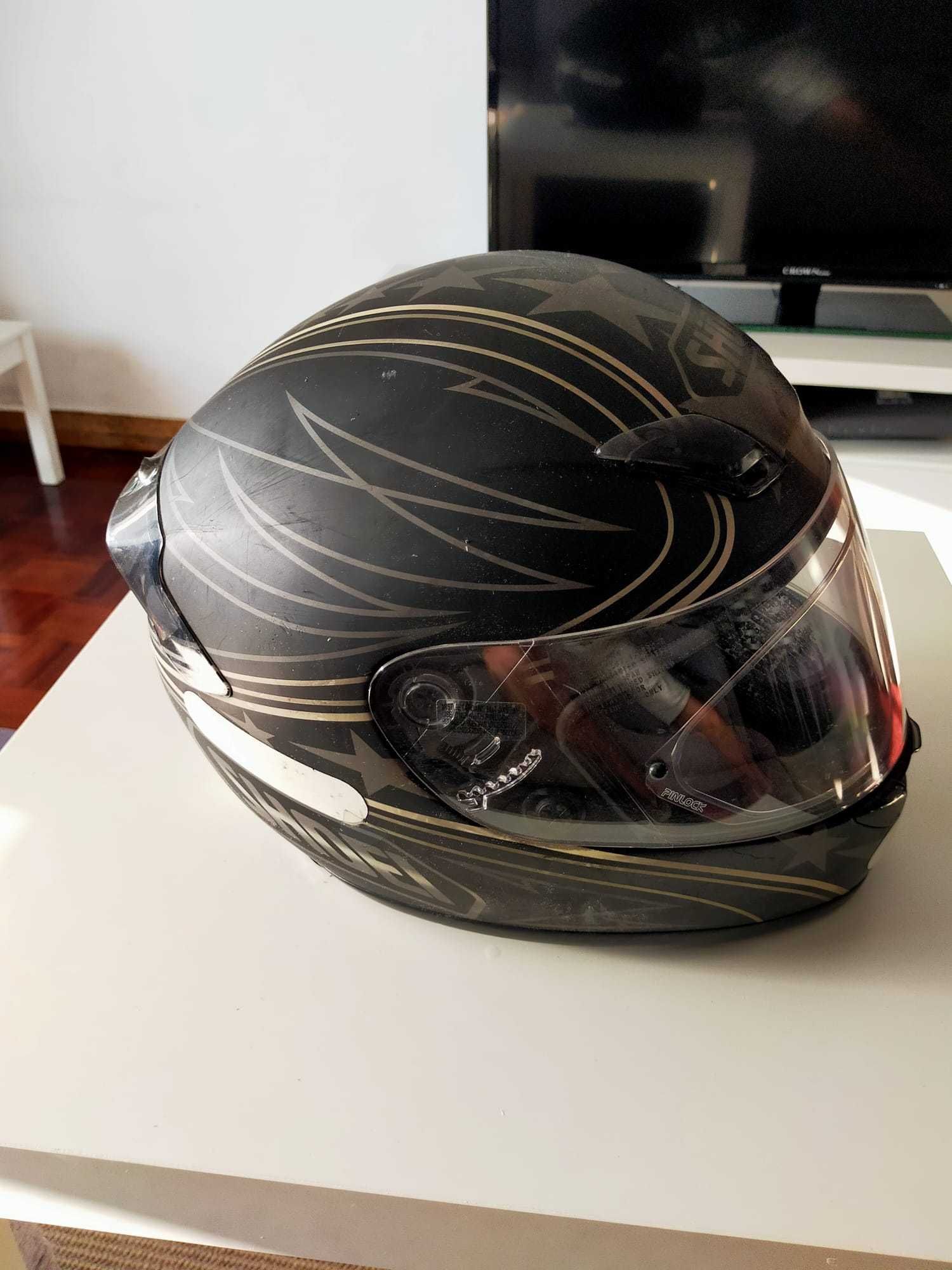 Capacetes SHOEI usados, tamanhos M e S