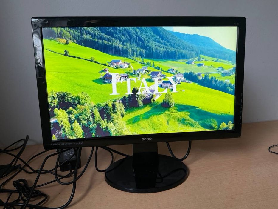 Монітор BenQ – 22”, Full HD, TN, HDMI / DVI / VGA