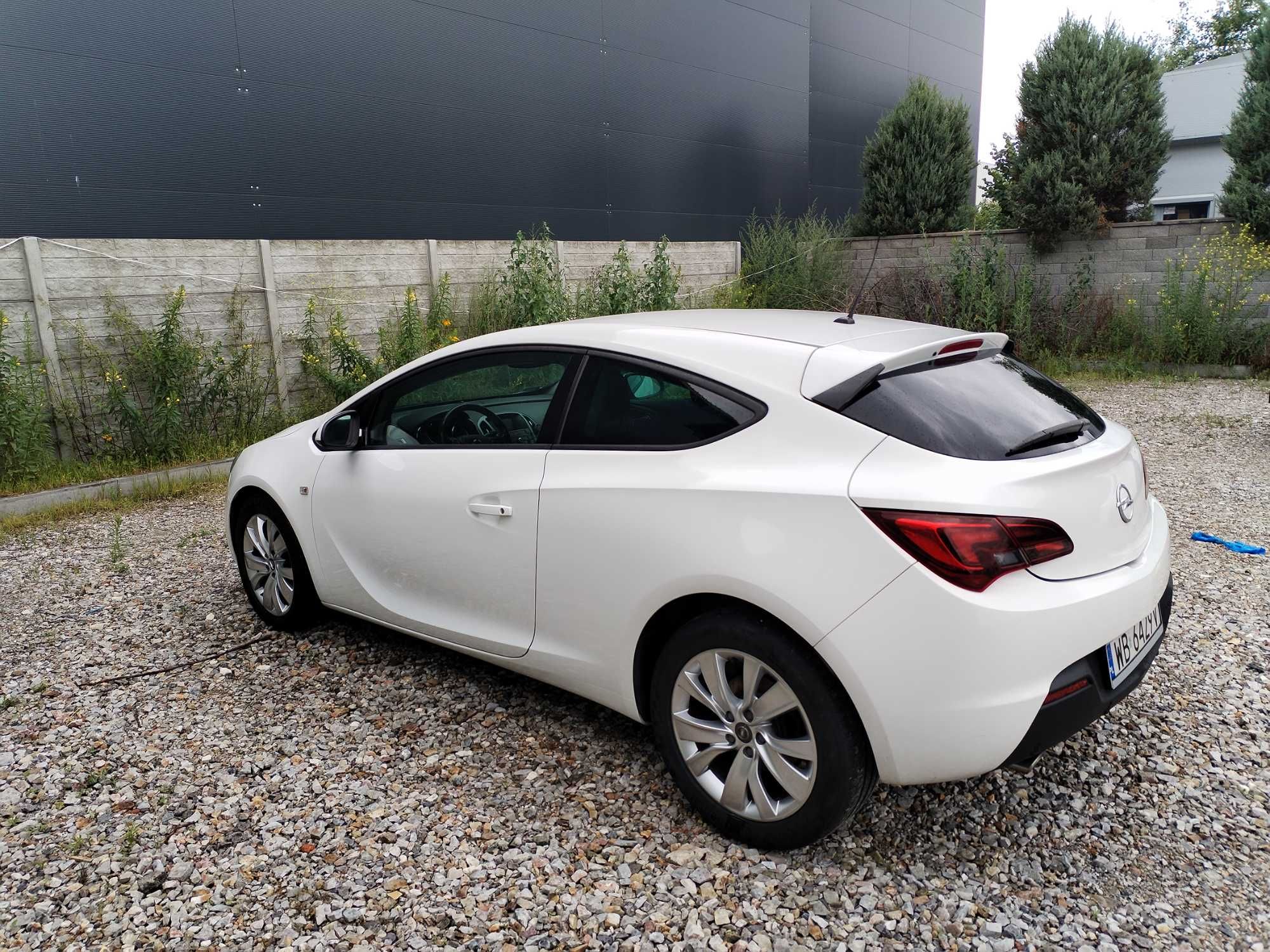 Opel astra j GTC 1.4t  140KM