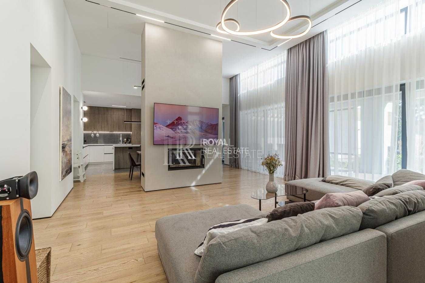 Продаж Будинок 6-к 405 м.кв КГ Бобриця Парк Басейн Спортзал Сауна