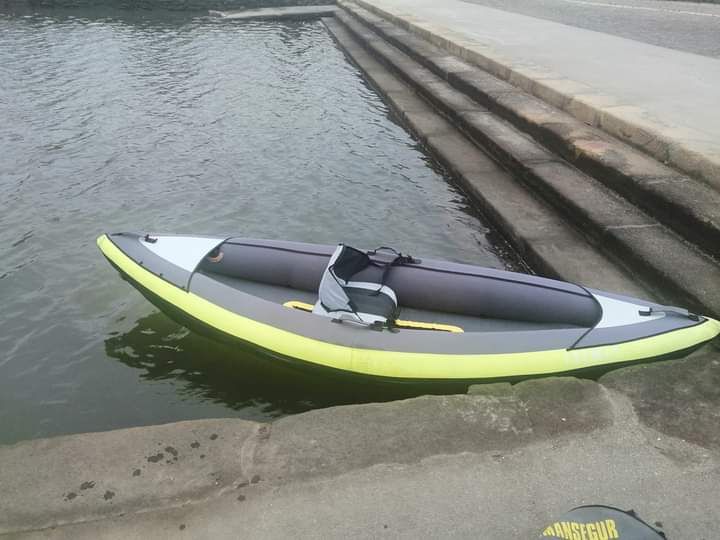 Vendo kayak insflaver 1 lugar com pagaia incluida