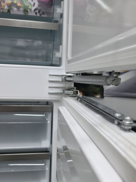 Двокамерний Холодильник вбудований Miele 2023 р 177 см зона свіжості